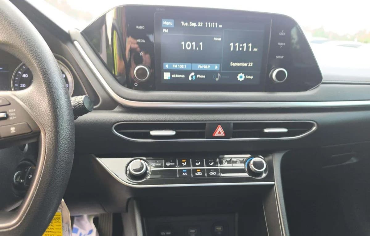2020 HYUNDAI SONATA SE 7