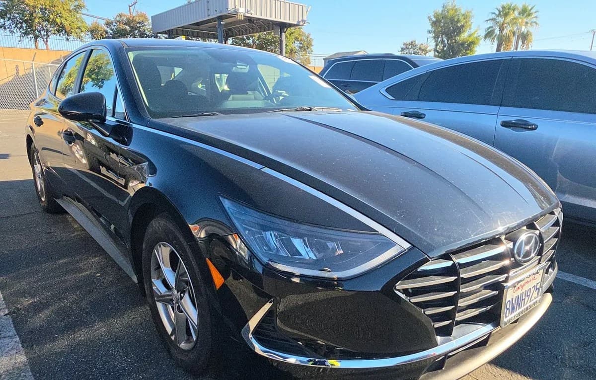2021 HYUNDAI SONATA SE 4