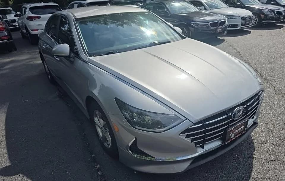2020 HYUNDAI SONATA SE 4