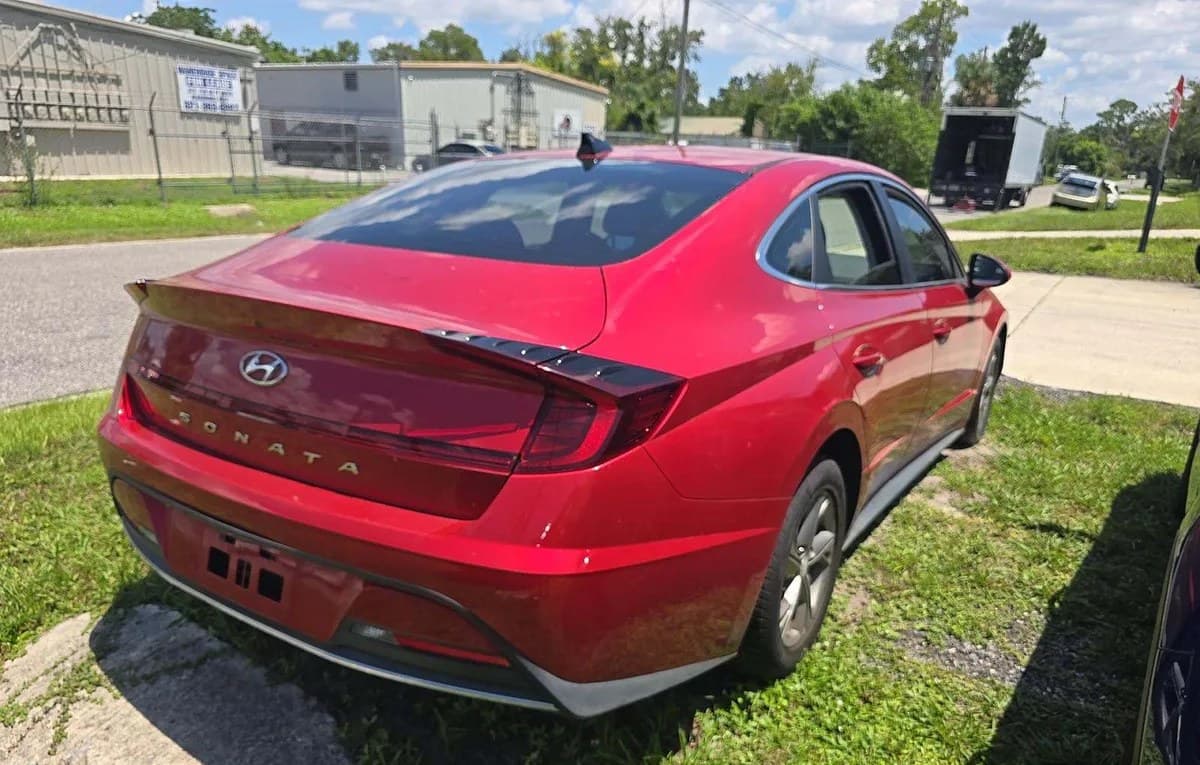 2021 HYUNDAI SONATA SE 4