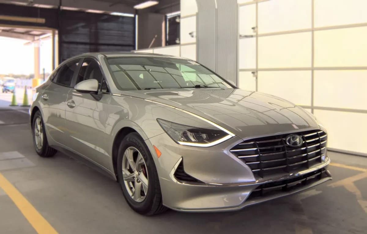 2021 HYUNDAI SONATA SE 4