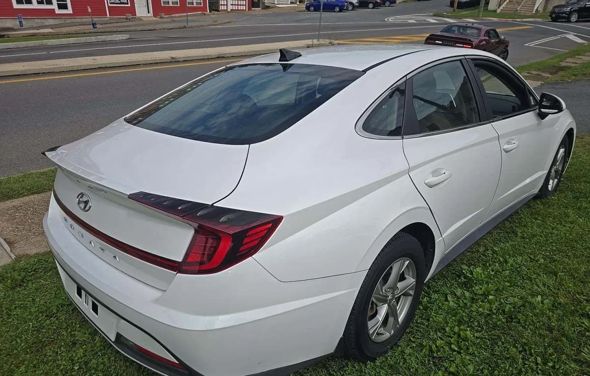 2021 HYUNDAI SONATA SE 4