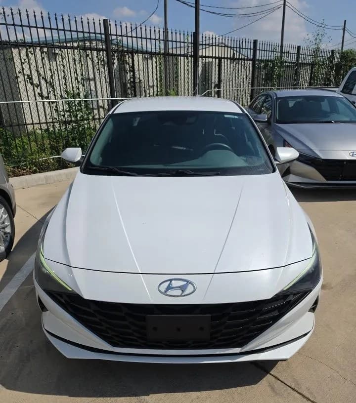 2021 HYUNDAI ELANTRA SE 3