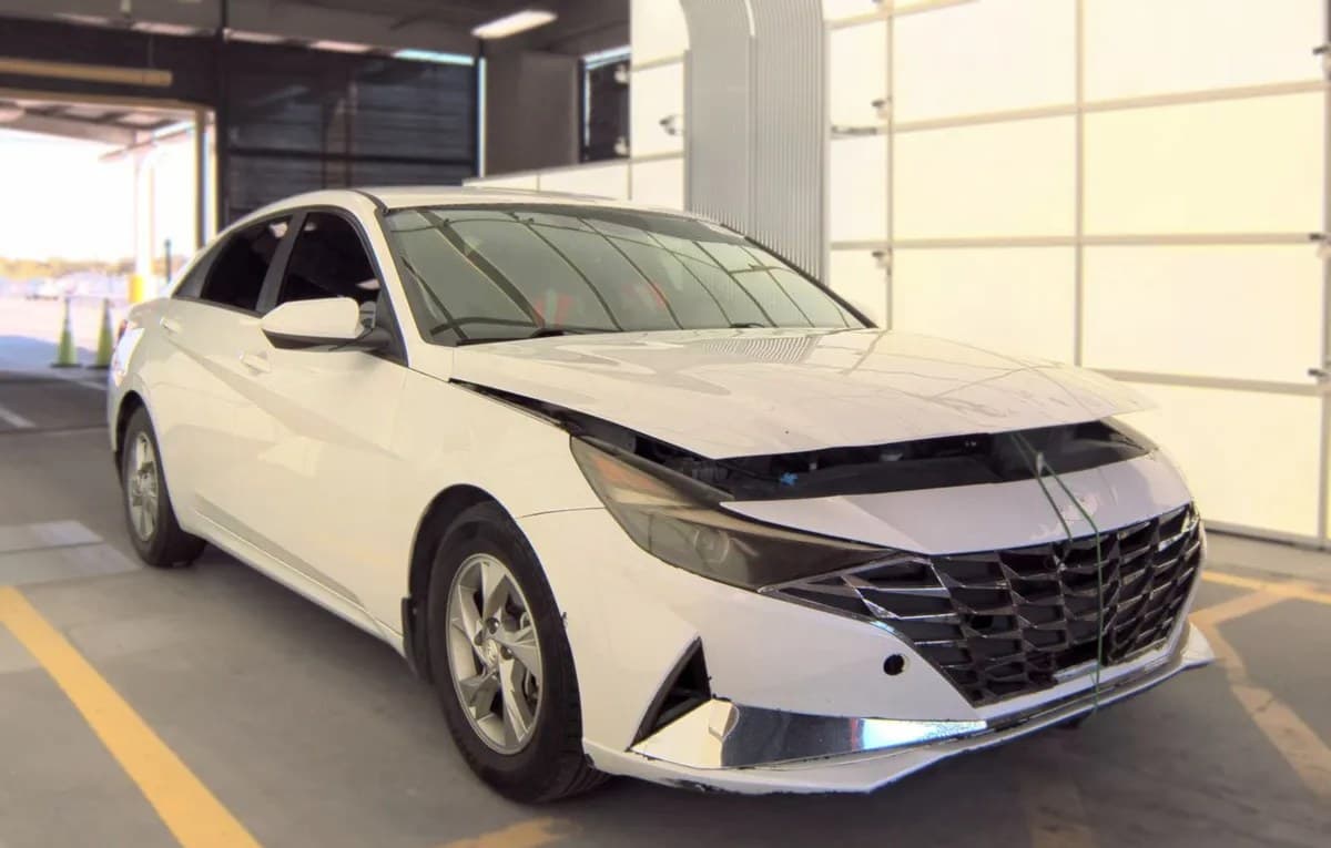 2022 HYUNDAI ELANTRA SE 4