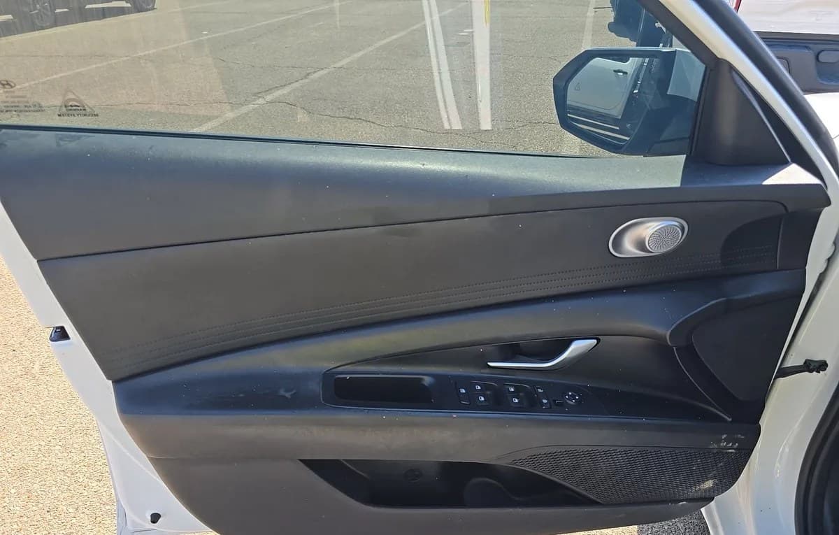 2022 HYUNDAI ELANTRA SE 6