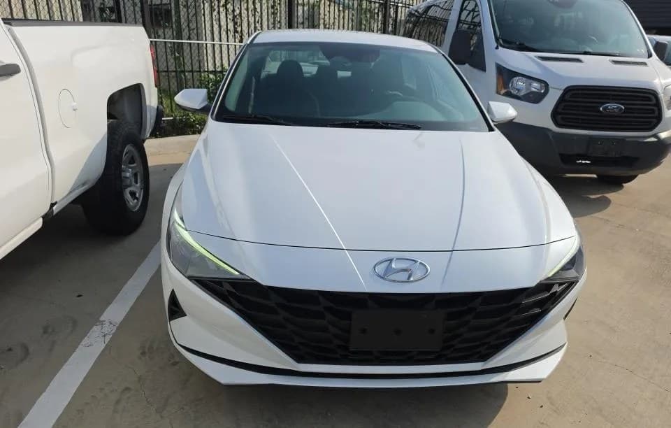 2021 HYUNDAI ELANTRA SE 3