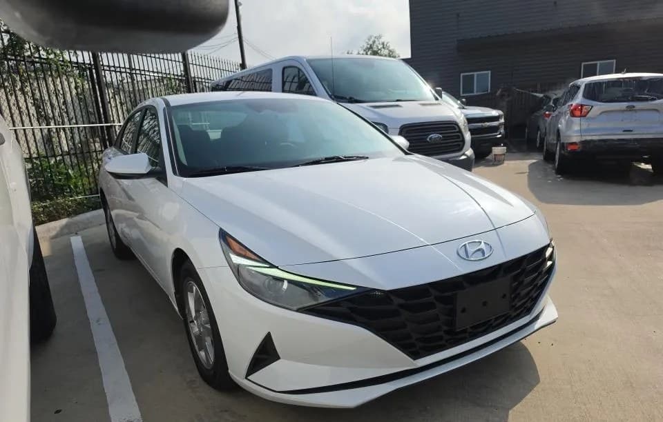 2021 HYUNDAI ELANTRA SE 4