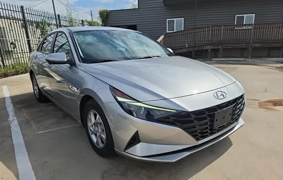 2021 HYUNDAI ELANTRA SE 4