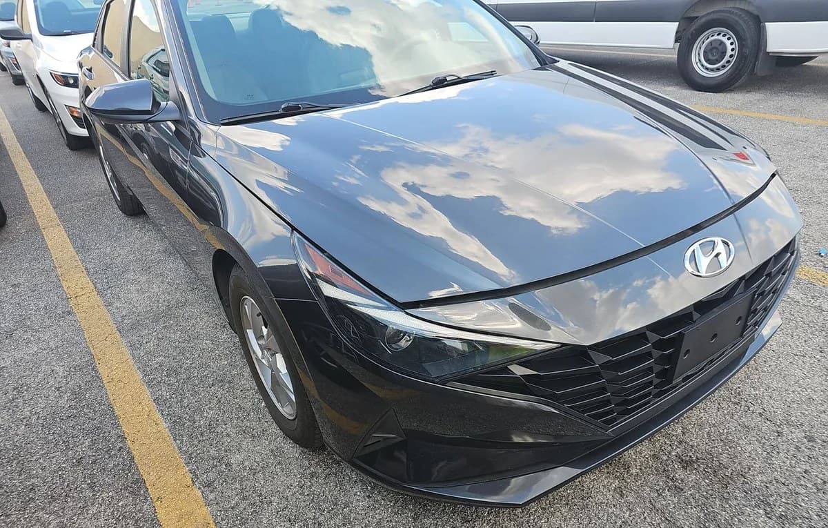 2021 HYUNDAI ELANTRA SE 4