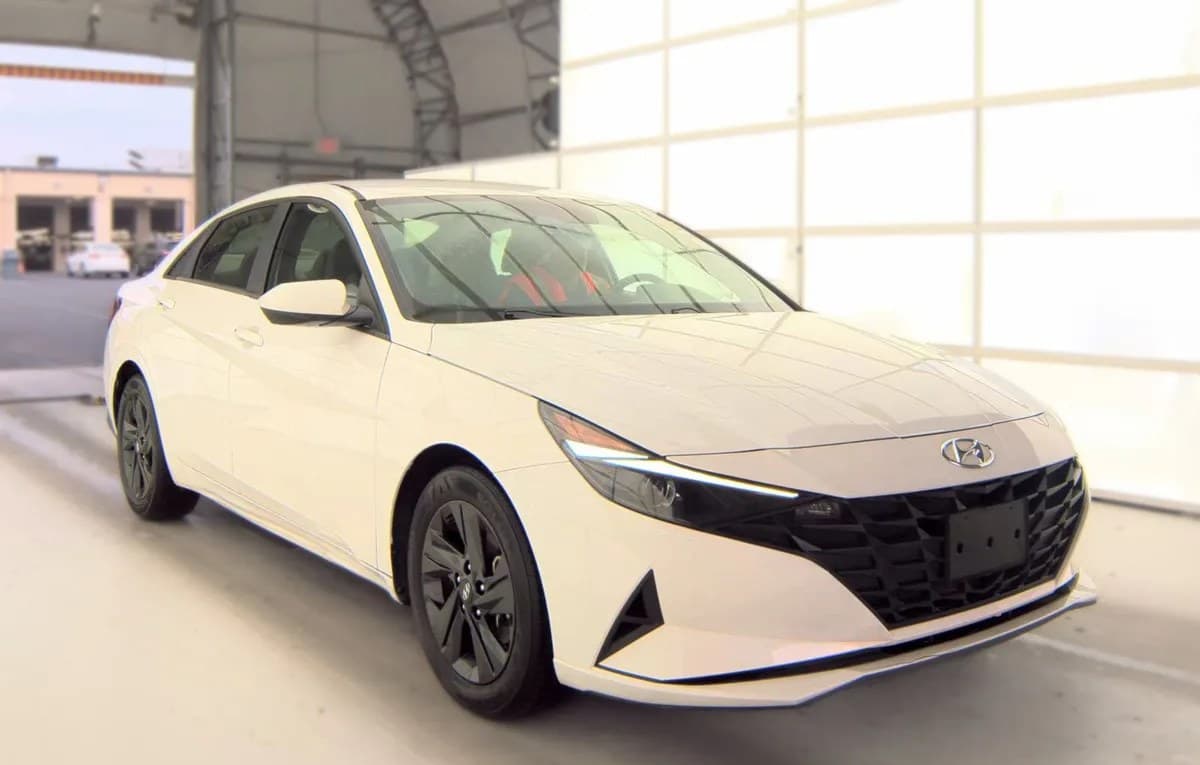 2023 HYUNDAI ELANTRA SEL 4