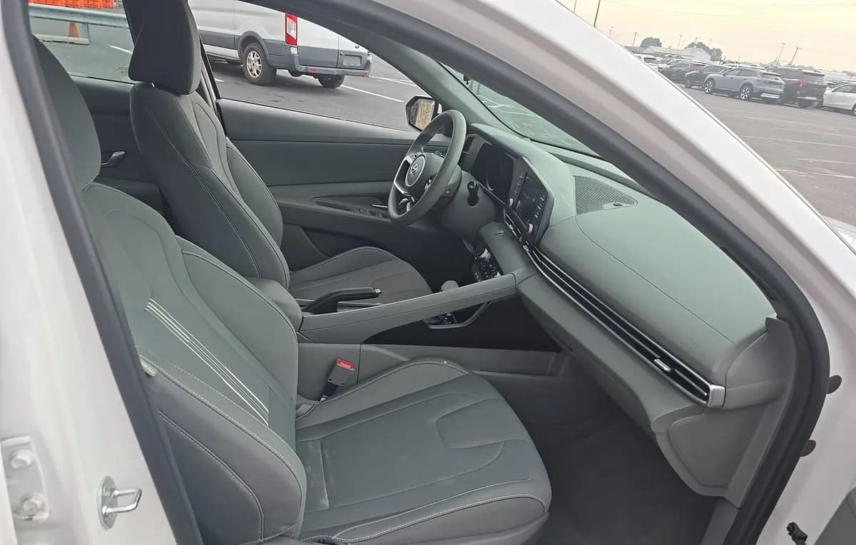 2023 HYUNDAI ELANTRA SEL 5
