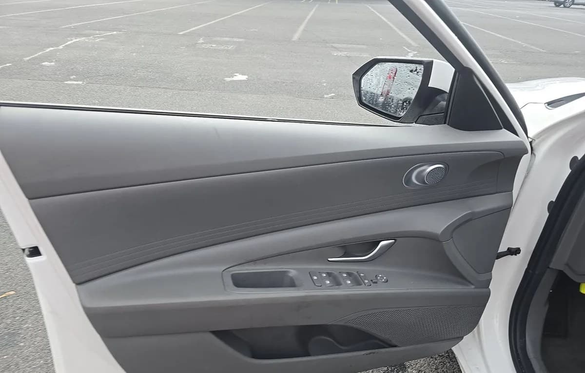 2023 HYUNDAI ELANTRA SEL 6