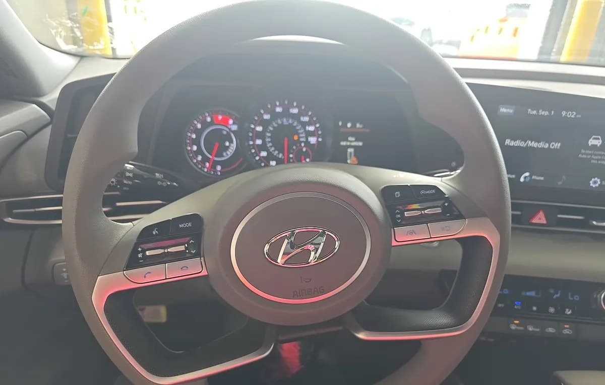 2023 HYUNDAI ELANTRA SEL 7