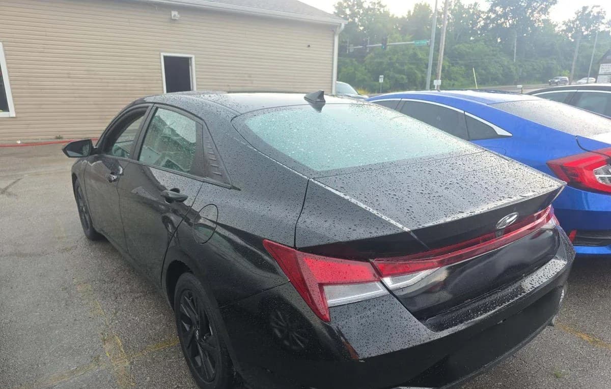 2021 HYUNDAI ELANTRA SEL 3