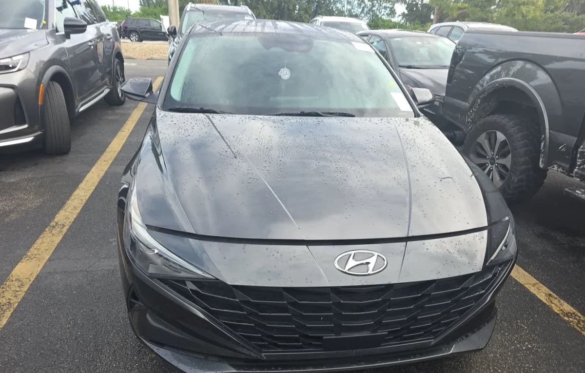 2023 HYUNDAI ELANTRA SEL 3