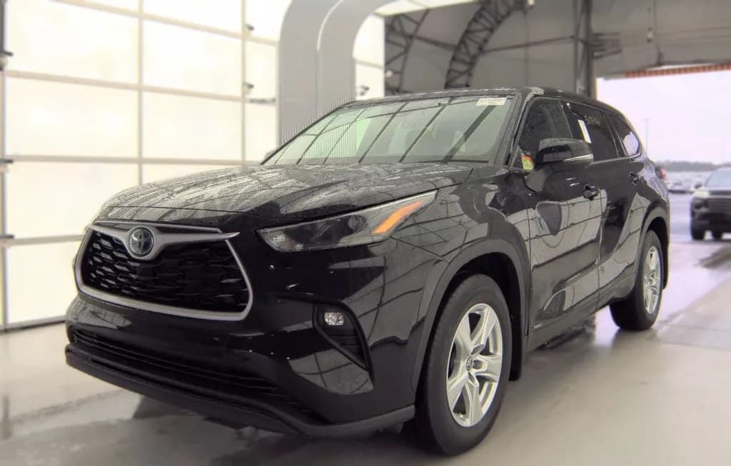 2022 TOYOTA HIGHLANDER HYBRID LE