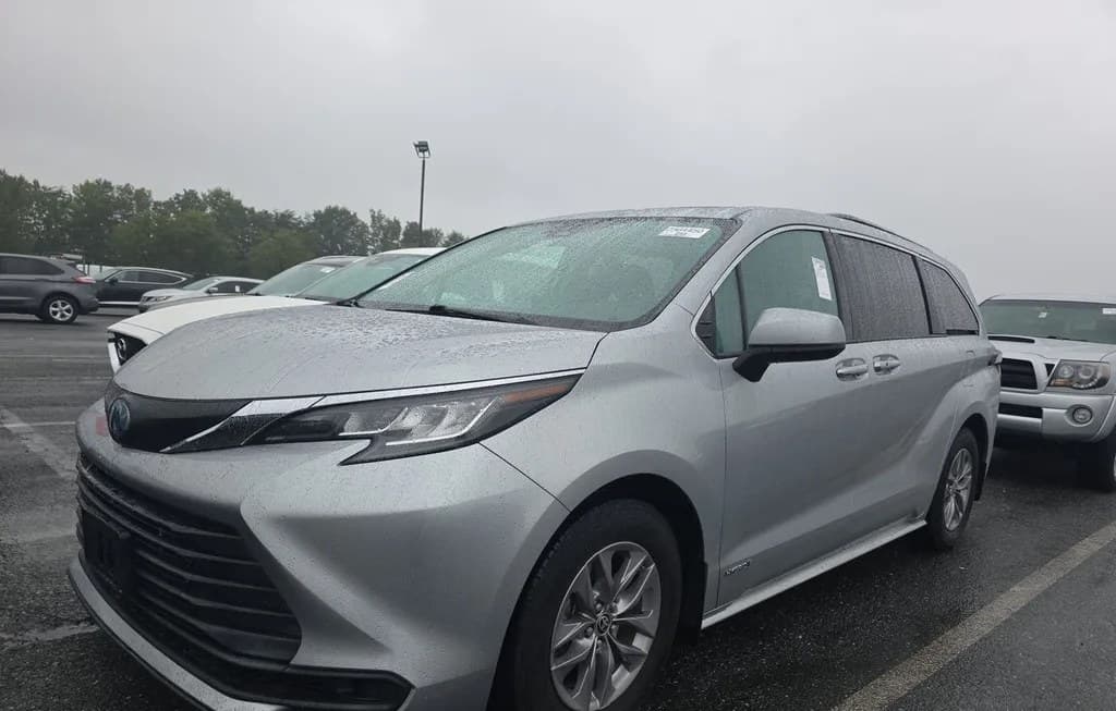 2021 TOYOTA SIENNA LE 8-PASSENGER 120.5" WB