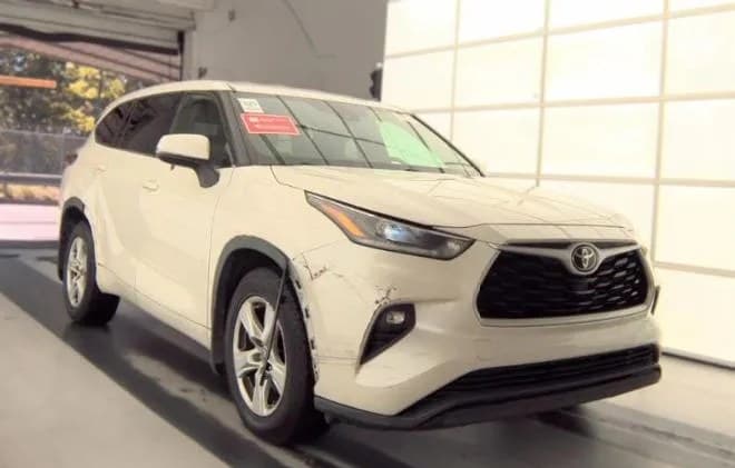 2021 TOYOTA HIGHLANDER LE 4