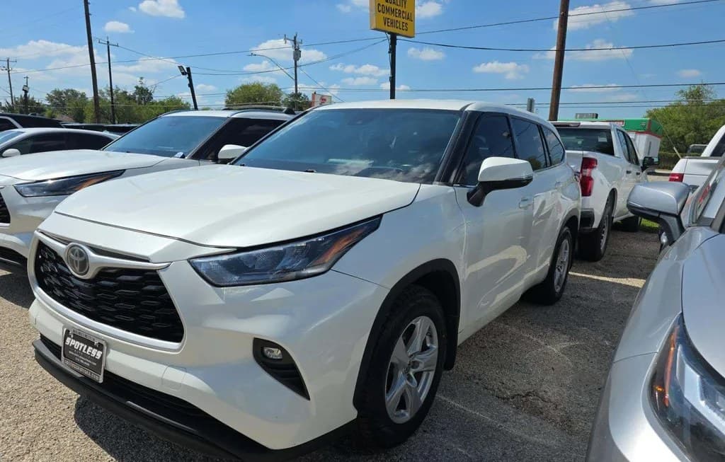 2020 TOYOTA HIGHLANDER LE