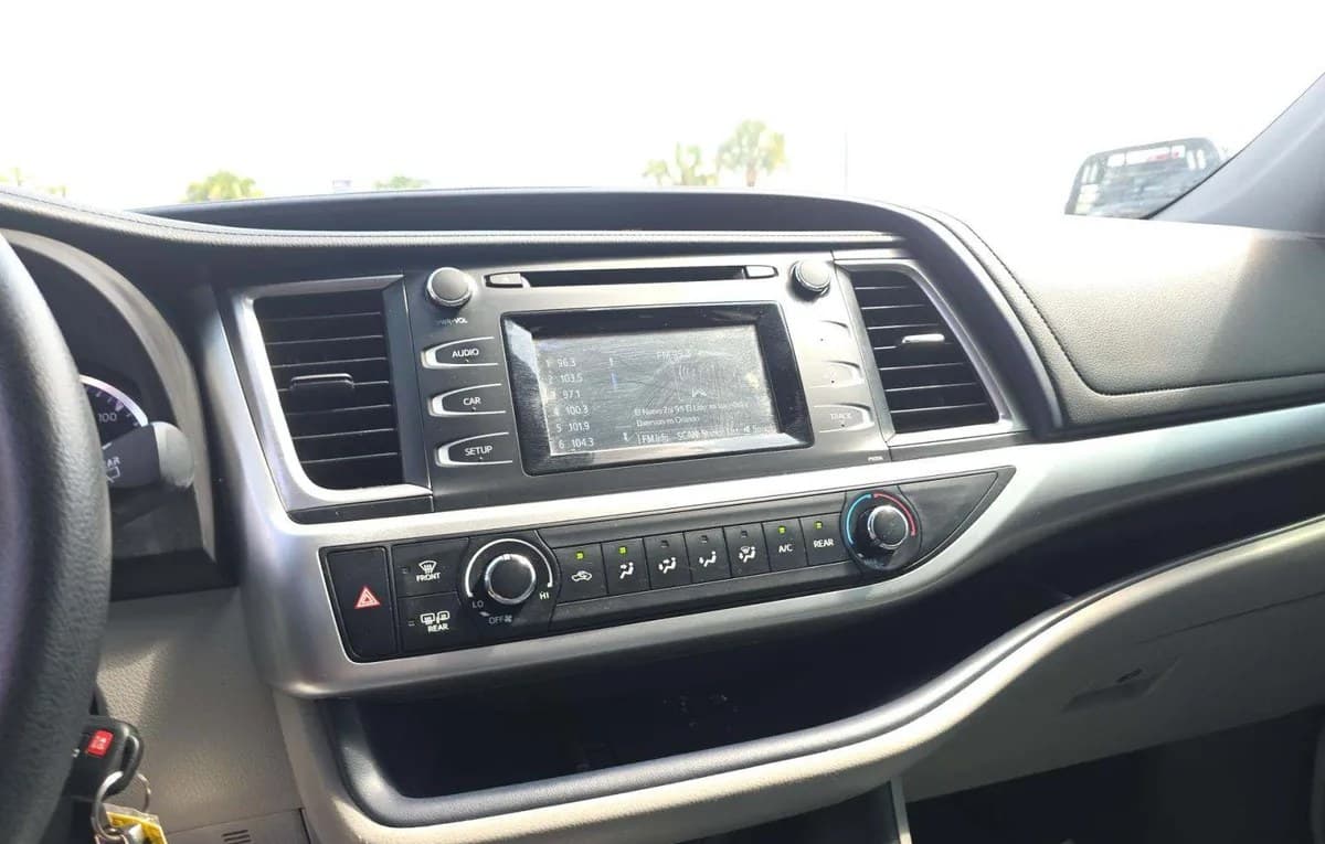 2017 TOYOTA HIGHLANDER LE 7