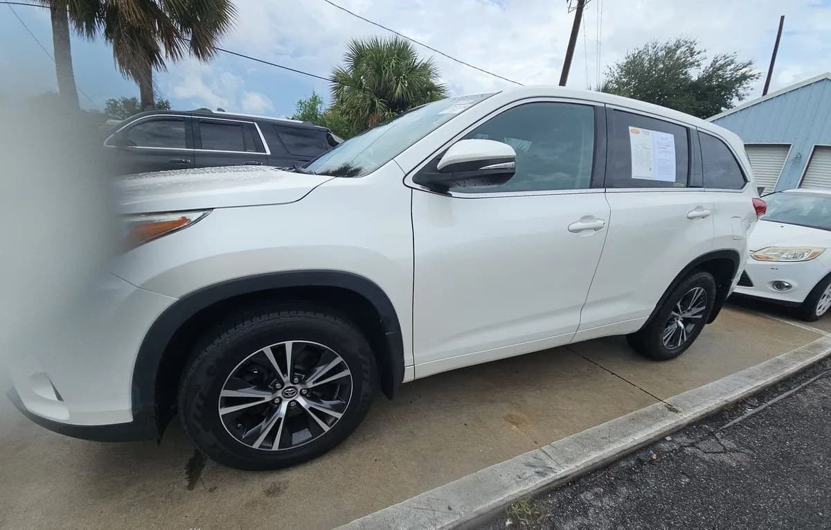 2018 TOYOTA HIGHLANDER LE PLUS 2