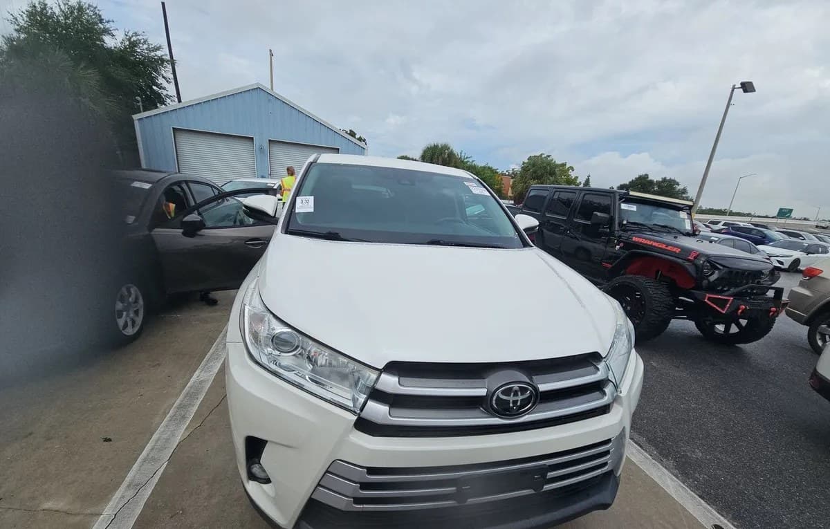 2018 TOYOTA HIGHLANDER LE PLUS 3