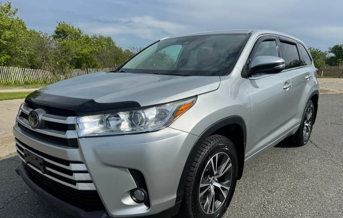 2018 TOYOTA HIGHLANDER LE Plus 5