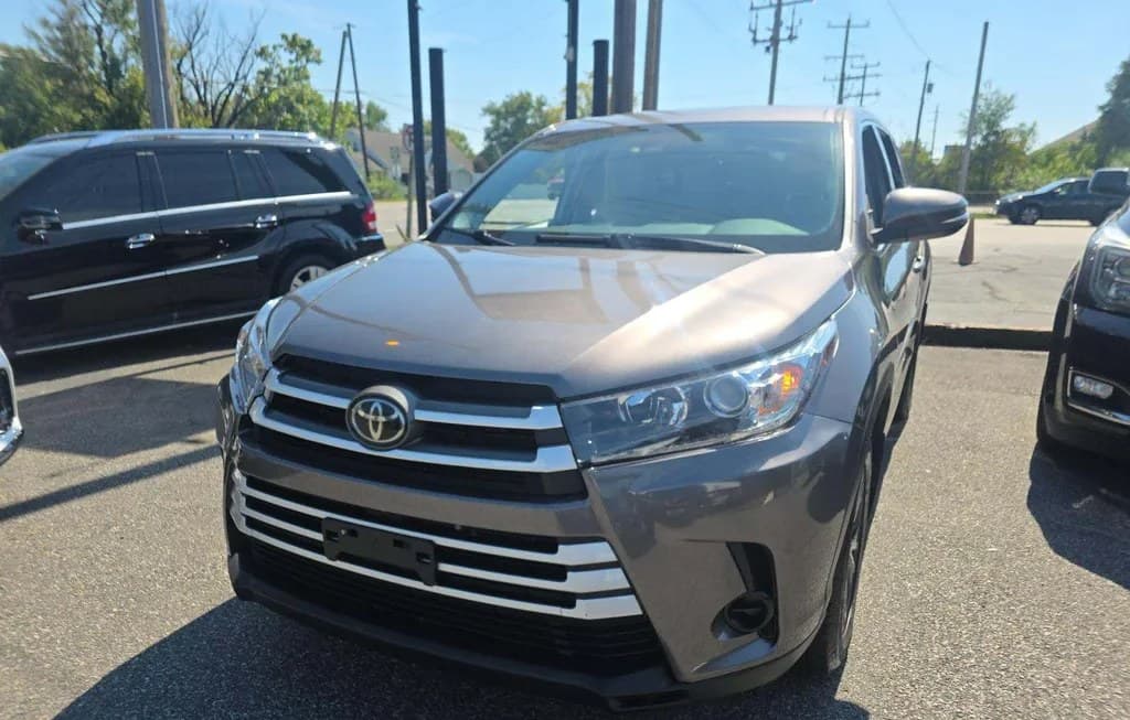 2019 TOYOTA HIGHLANDER LE