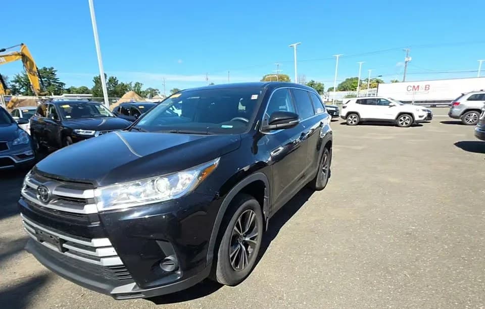 2019 TOYOTA HIGHLANDER LE 2