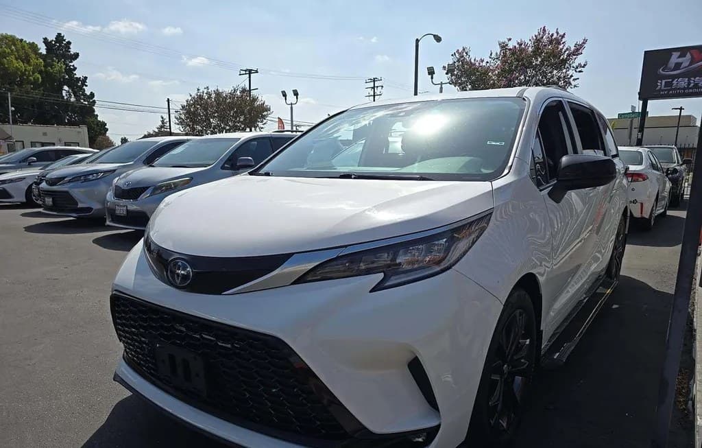 2023 TOYOTA SIENNA XSE 7-PASSENGER 120.5" WB