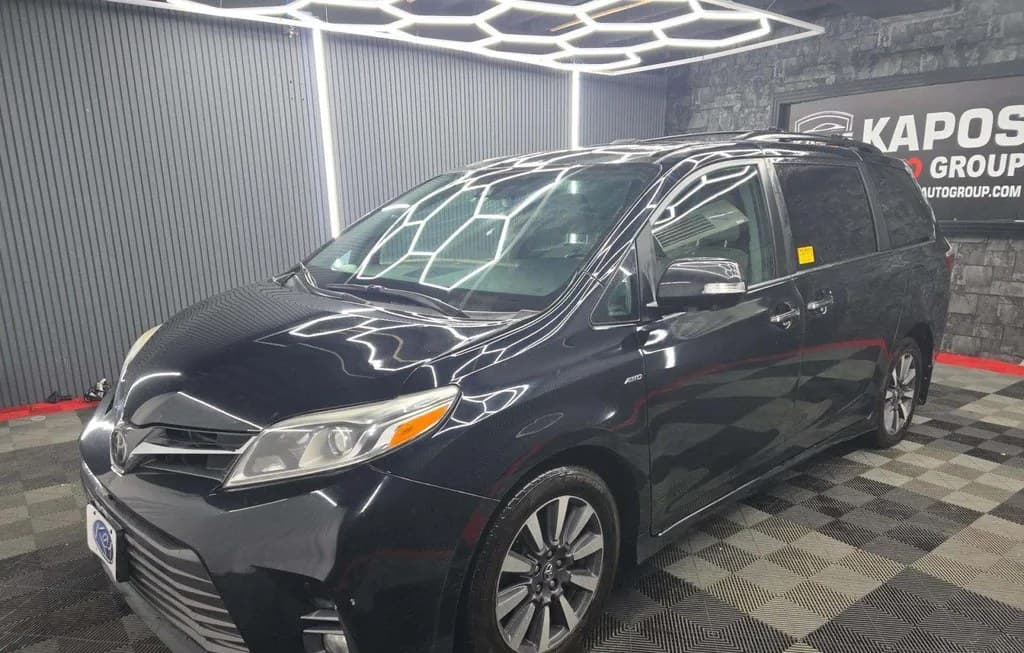 2018 TOYOTA SIENNA LIMITED PREMIUM 7-PASSENGER 119.3" WB