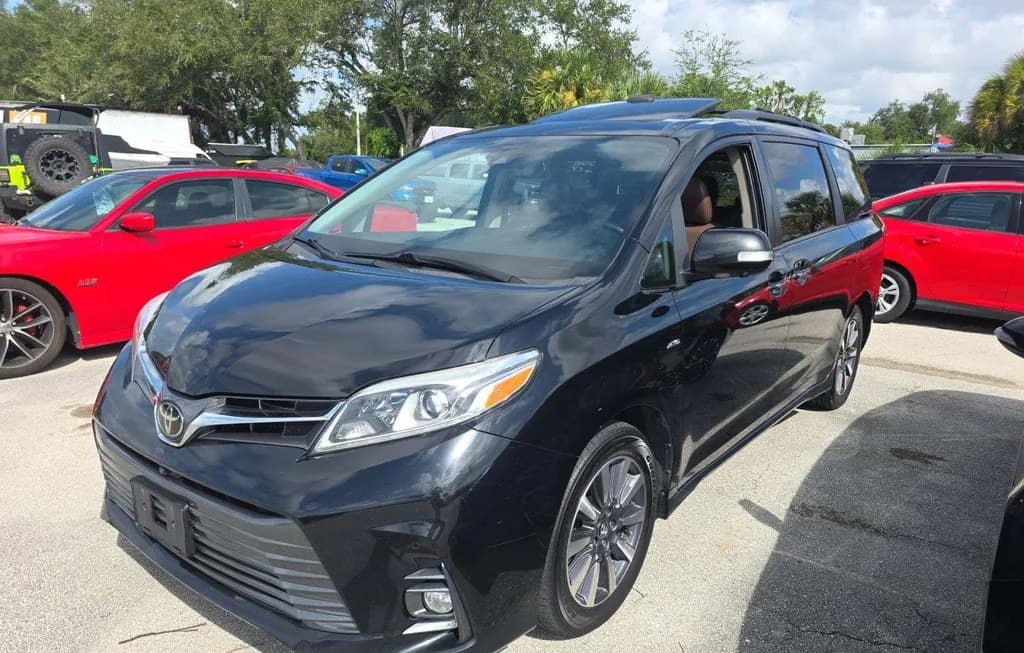 2018 TOYOTA SIENNA LIMITED PREMIUM 7-PASSENGER 119.3" WB