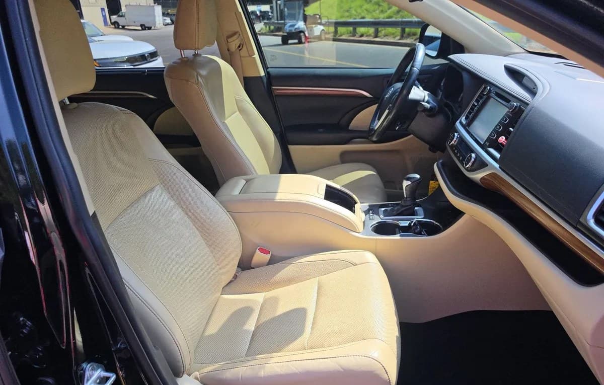 2019 TOYOTA HIGHLANDER LIMITED Platinum 5
