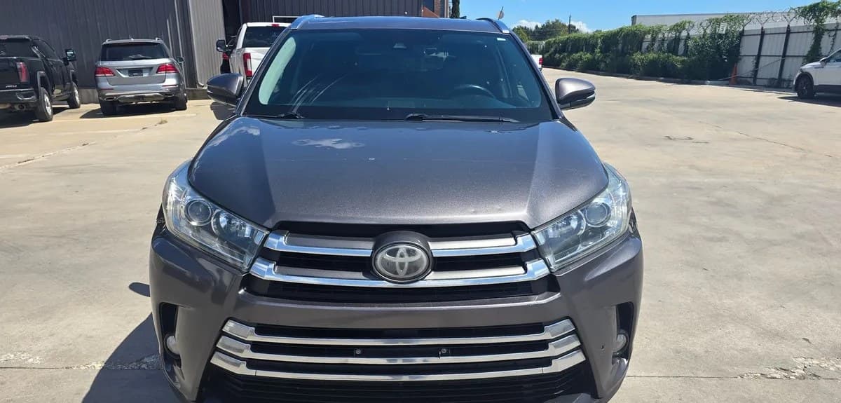 2017 TOYOTA HIGHLANDER Limited 3