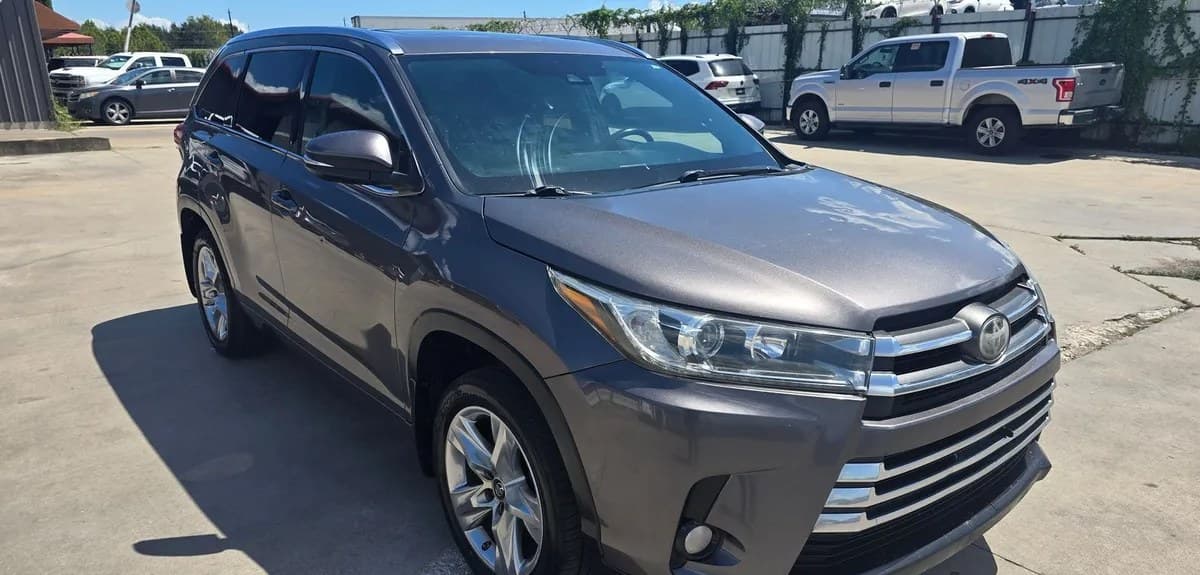 2017 TOYOTA HIGHLANDER Limited 4