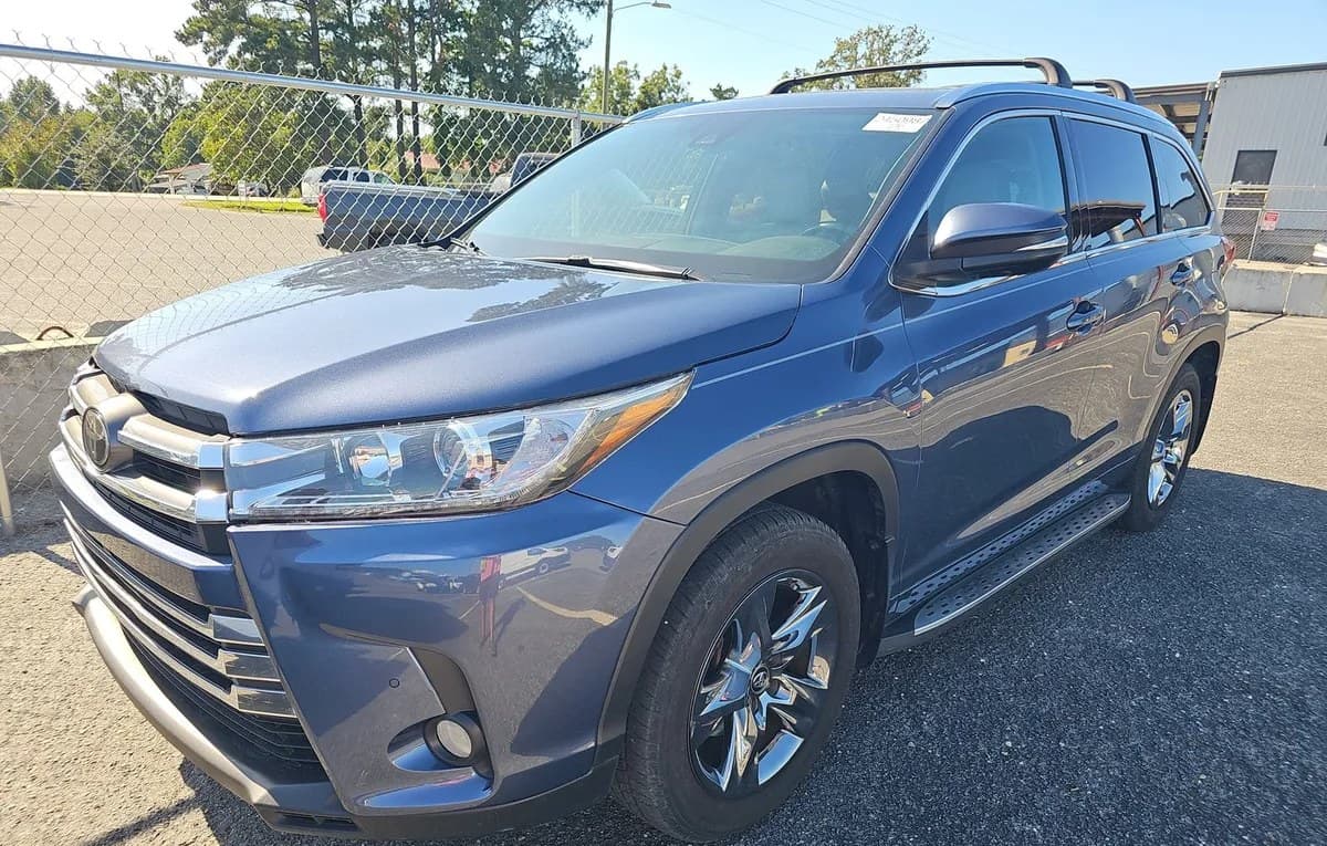 2017 TOYOTA HIGHLANDER LIMITED Platinum 2