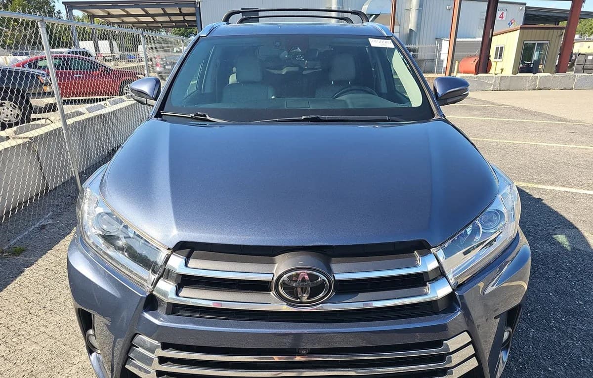 2017 TOYOTA HIGHLANDER LIMITED Platinum 3