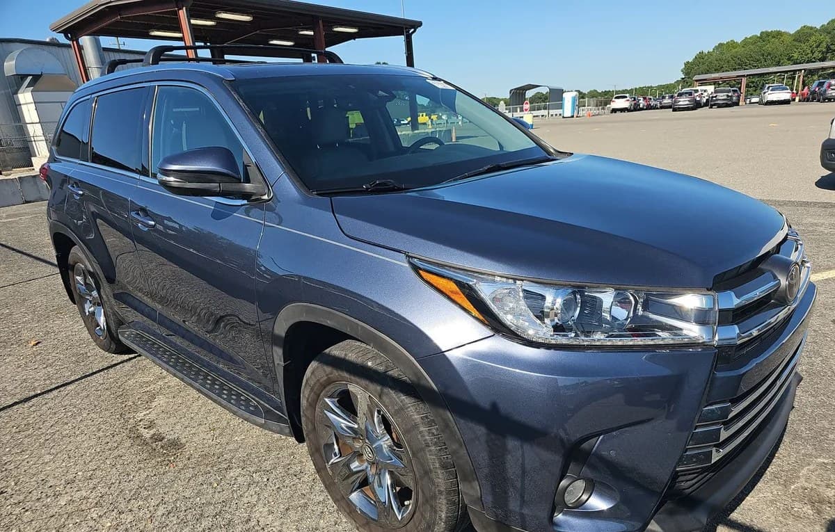 2017 TOYOTA HIGHLANDER LIMITED Platinum 4