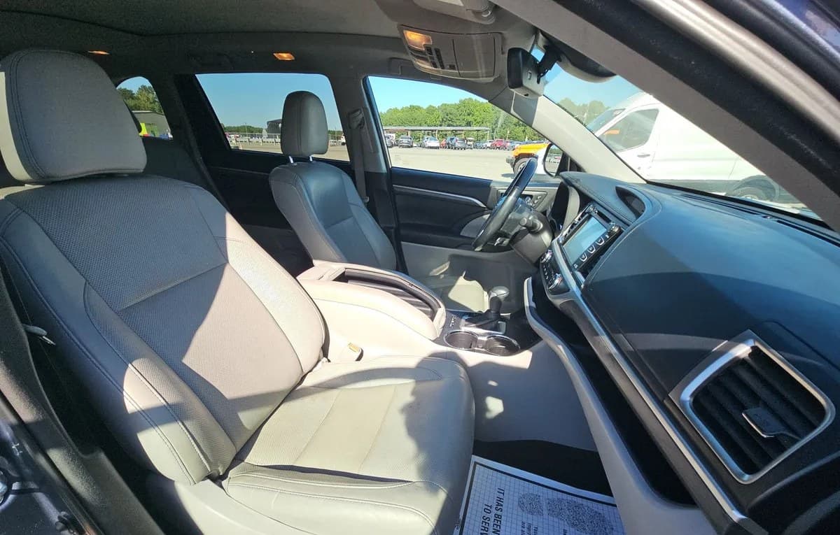 2017 TOYOTA HIGHLANDER LIMITED Platinum 5