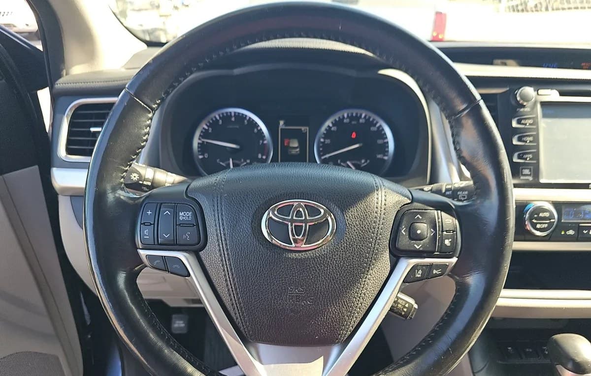 2017 TOYOTA HIGHLANDER LIMITED Platinum 7
