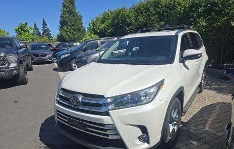 2019 TOYOTA HIGHLANDER LIMITED