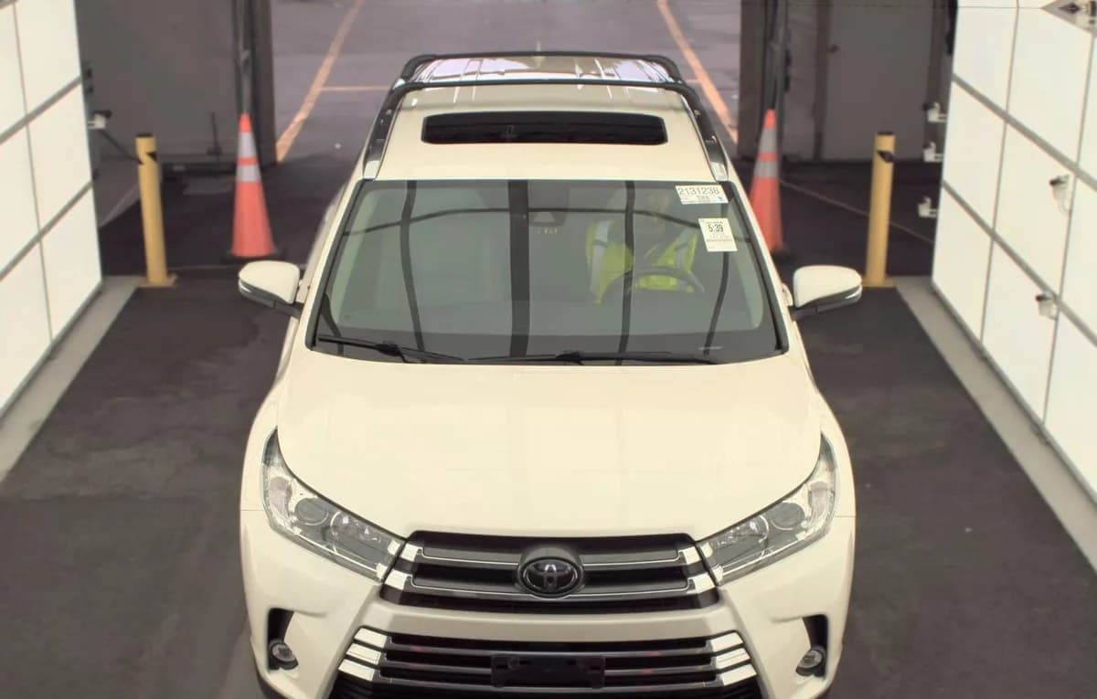 2019 TOYOTA HIGHLANDER Limited 3