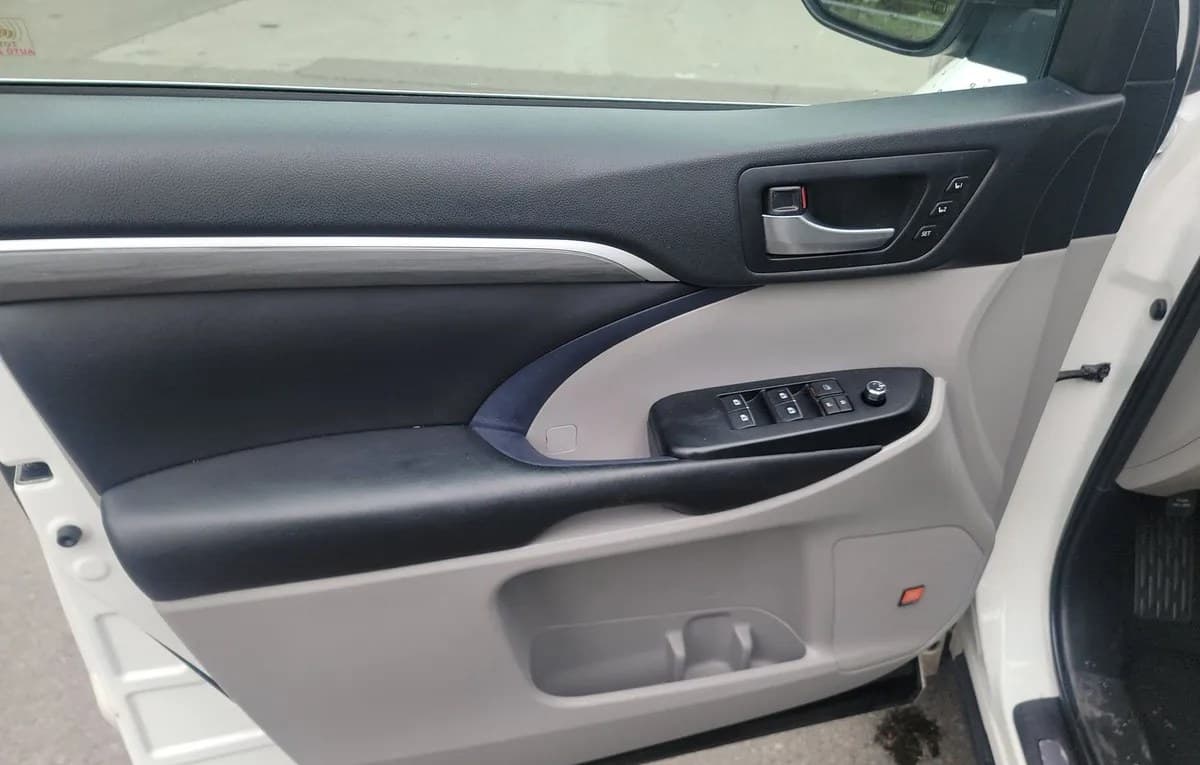 2019 TOYOTA HIGHLANDER Limited 6