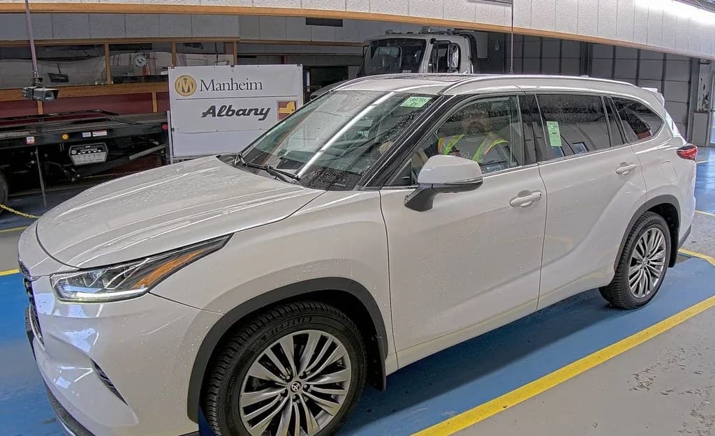 2021 TOYOTA HIGHLANDER PLATINUM