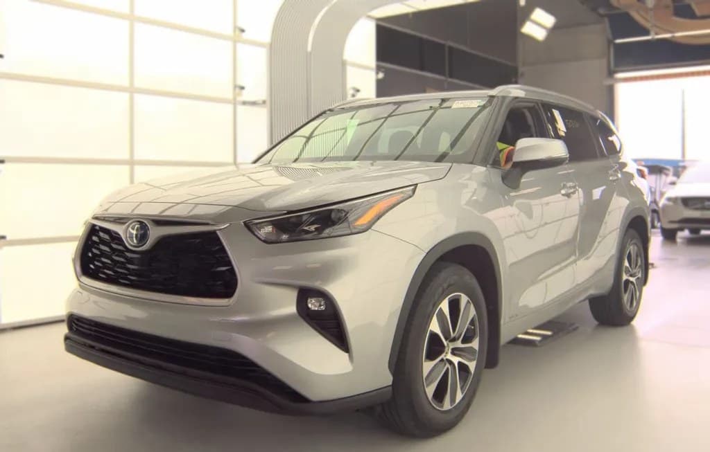 2022 TOYOTA HIGHLANDER HYBRID XLE