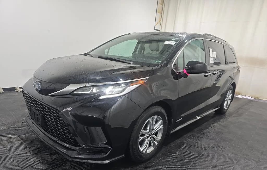 2021 TOYOTA SIENNA HYBRID XSE 7-PASSENGER