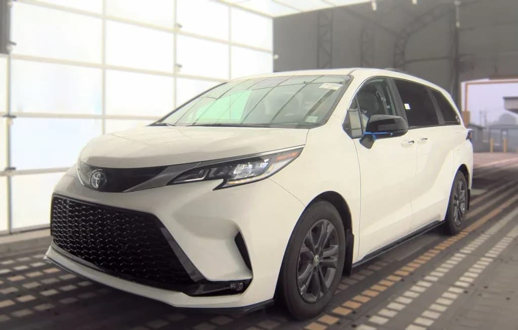 2024 TOYOTA SIENNA XSE 7-PASSENGER 120.5" WB
