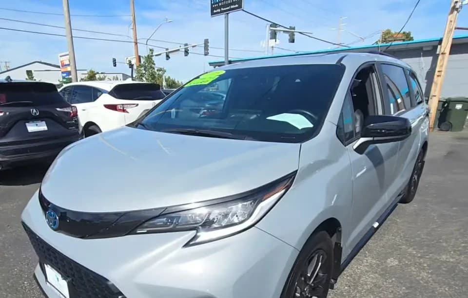 2025 TOYOTA SIENNA XSE 7-PASSENGER