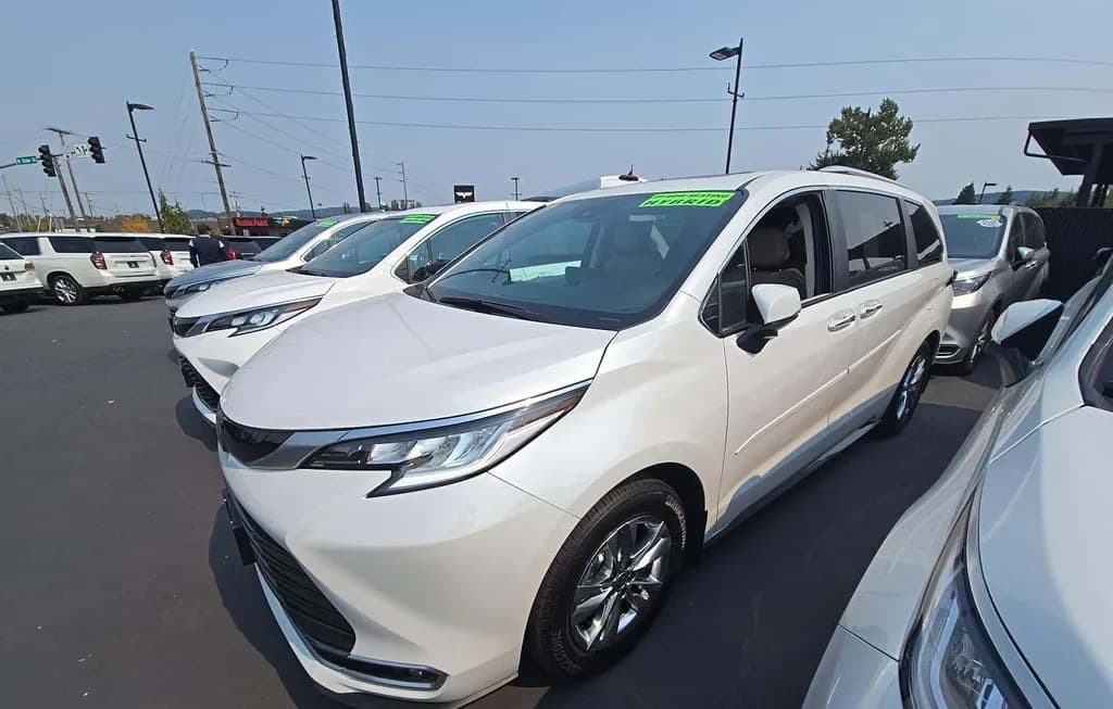 2024 TOYOTA SIENNA LIMITED 7-PASSENGER 120.5" WB