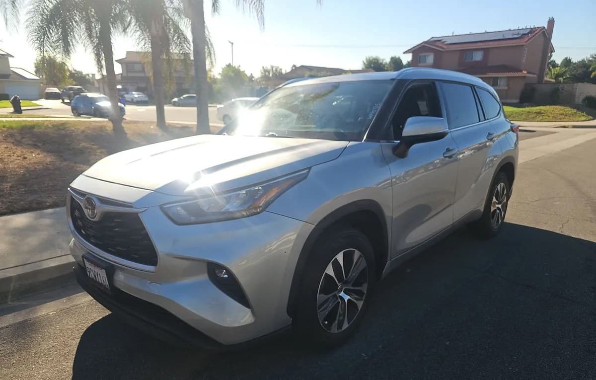 2020 TOYOTA HIGHLANDER XLE 2